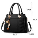 Bolsa Feminina Gusure Luxo com Alça Lateral, Bordado e Tassel