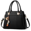 Bolsa Feminina Gusure Luxo com Alça Lateral, Bordado e Tassel