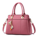 Bolsa Feminina Gusure Luxo com Alça Lateral, Bordado e Tassel