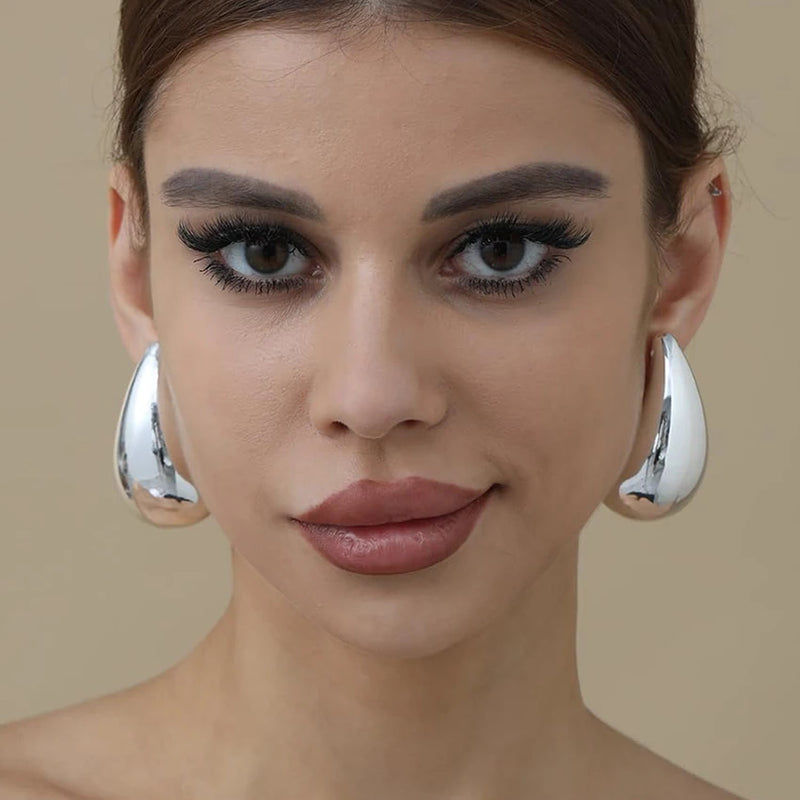 Brincos Oversized de Argola Grossa em Ouro Dourado com Pingente Gota d’Água! Modelos grandes