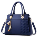 Bolsa Feminina Gusure Luxo com Alça Lateral, Bordado e Tassel