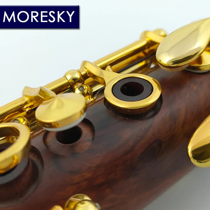 Clarinete Profissional MORESKY em Madeira Vermelha (Rosewood/Mopane) Sib (Bb) – Chaves Folheadas a Ouro – Modelo M17