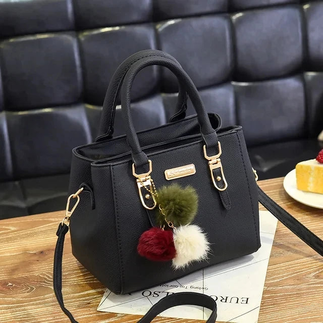 Bolsa Feminina Gusure Luxo com Alça Lateral, Bordado e Tassel